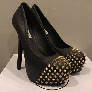 Steve Madden platform heels with spikes details